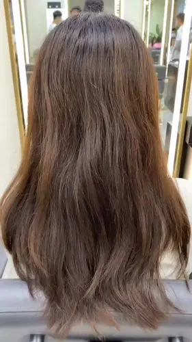 沙发自然卷烫发