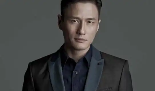 出演过很多经典影片比如《新警察故事》,《绝色神偷》等等