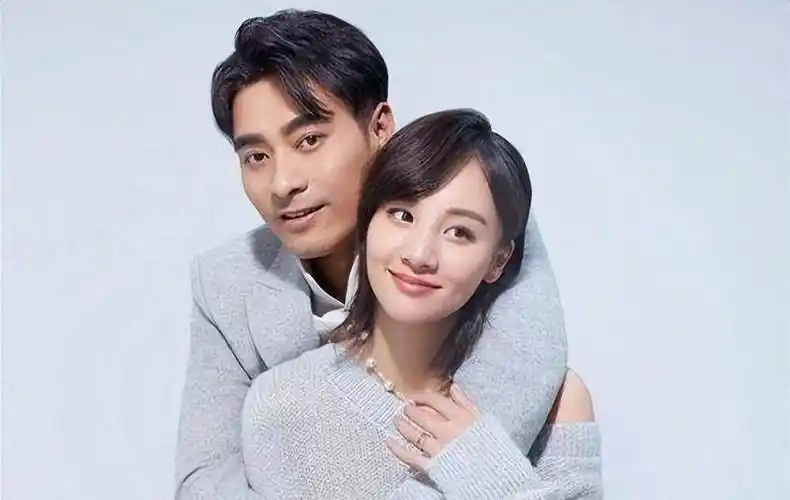 著名演员陈龙:错过女明星,宋佳,将小10岁娇妻宠成女儿_策划_上海_小