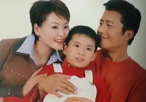 2005年,《任长霞》剧组邀请张瑜扮演任长霞.