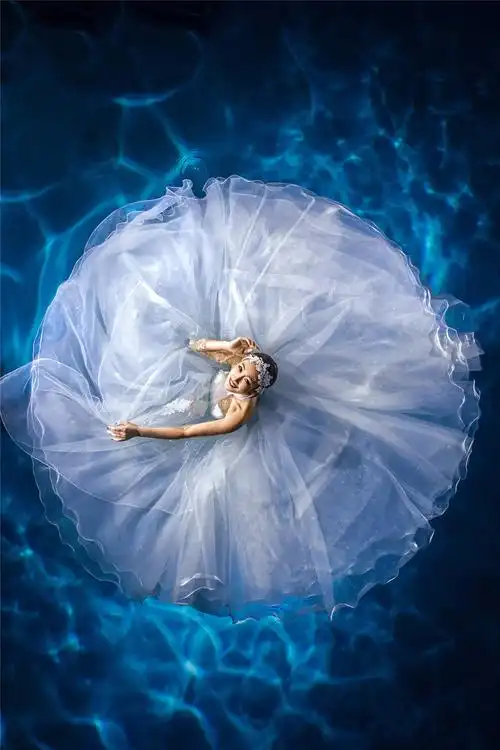 5克拉婚纱摄影浪漫水下