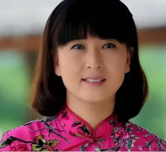 乐享周末分享吧#闫学晶是国内一位颇有名气的女星,她曾为我们带来过