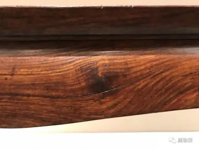 鬼眼,水波,麦穗纹,春凳是典型的老黄花梨