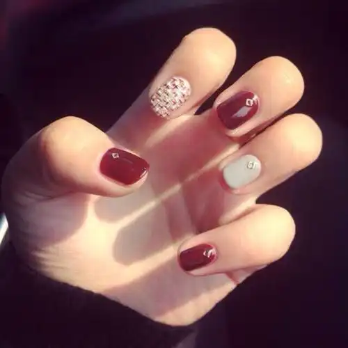 2018冬天涂什么颜色指甲油好看红色系美甲图片分享