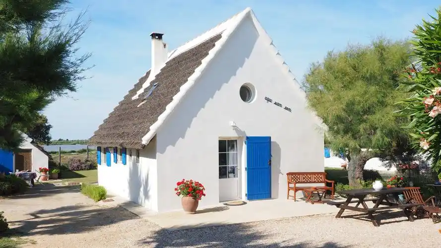 野外乡村小房屋风景高清图片桌面壁纸