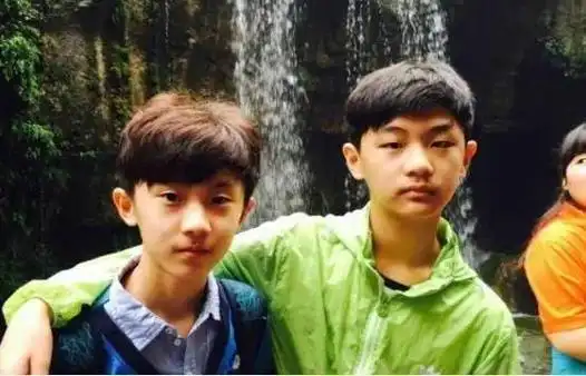 马嘉祺有个双胞胎哥哥