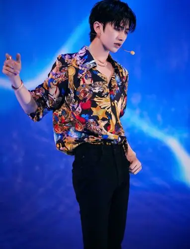 蔡徐坤《情人》舞台