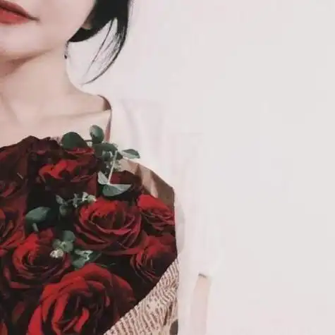 花挡脸女生头像