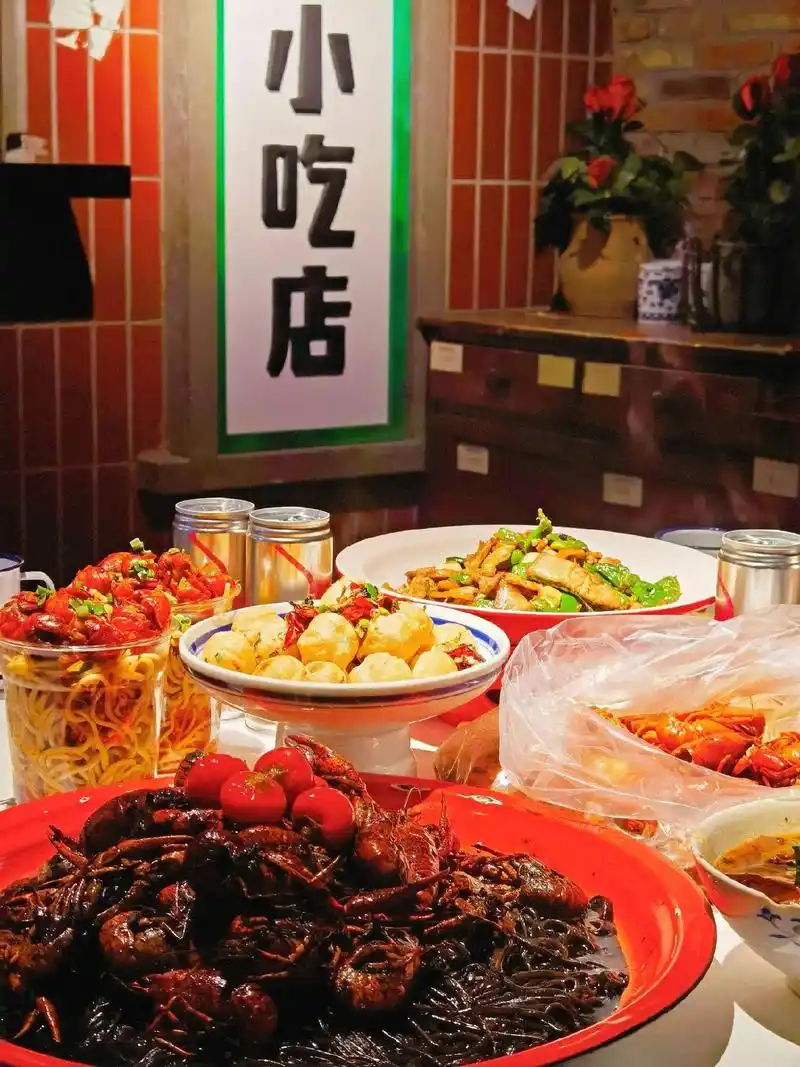 文和友又出"黑暗料理"了?长沙排队八小时都吃不上的文和友那就 - 抖音