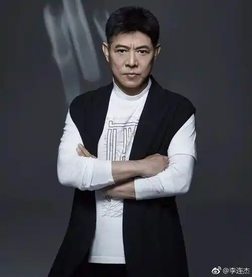 62岁利智短发消瘦认不出,女儿一个赛一个美|记者|方世玉|李连杰近照