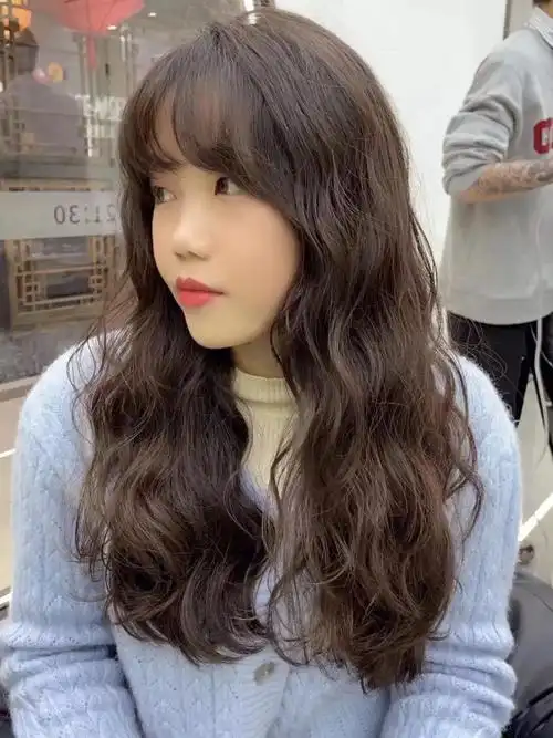 烫了不会后悔的冬季烫发,显瘦显时尚@薯管家#今日发型  #白山造型