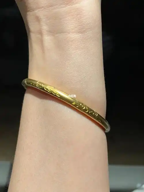 周大福传承祥云手镯