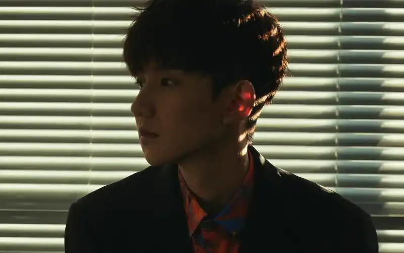 王源活动照帅气图片桌面壁纸