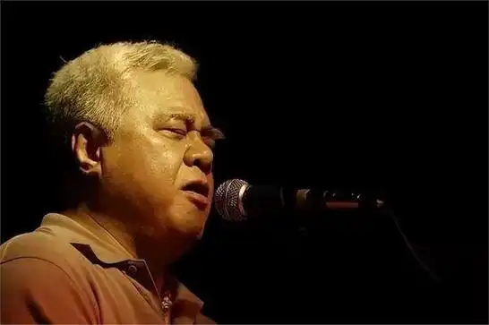 万沙浪一时之间,竟陷入了"无家可归"的窘境.