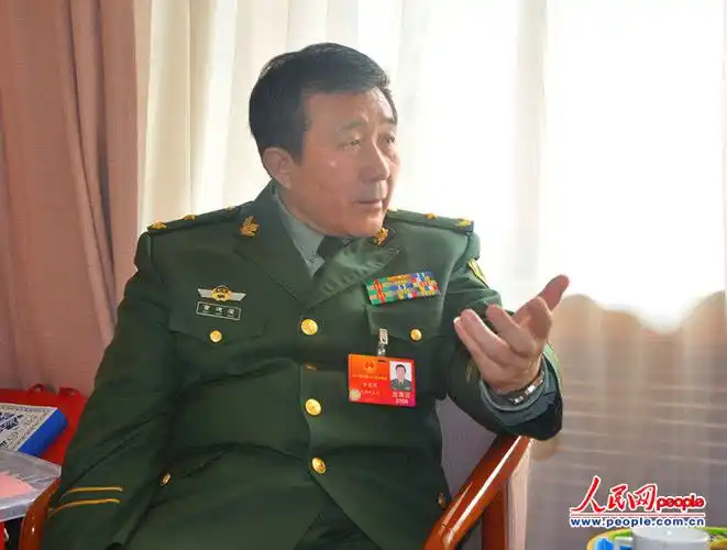 曾任武警部队内蒙古总队副总队长,2007年3月任武警部队宁夏总队总队长