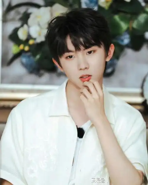 马嘉祺不到120, 丁程鑫端着饭碗称才127斤~|物料|张真源|刘耀文