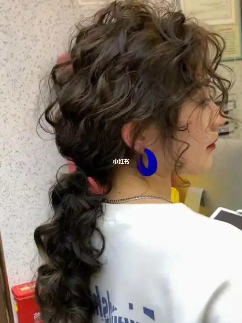 做卷发扎起来到底有多好看简直这是要逆天