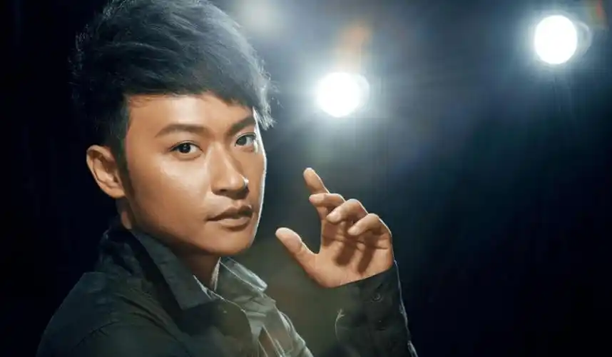 他今天50岁了_陈志朋_祝福_样子