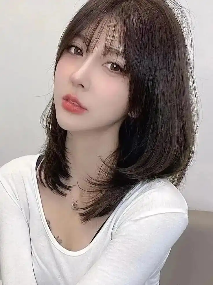 发型 #中长发  初恋锁骨发,不用烫发的设计理念,修饰脸型 - 抖音