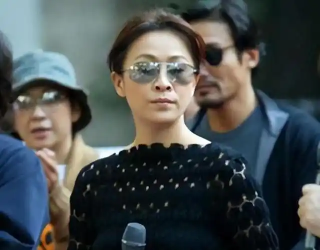 演员刘嘉玲:当年绑架照片遭泄露,结婚多年无子真相大白!