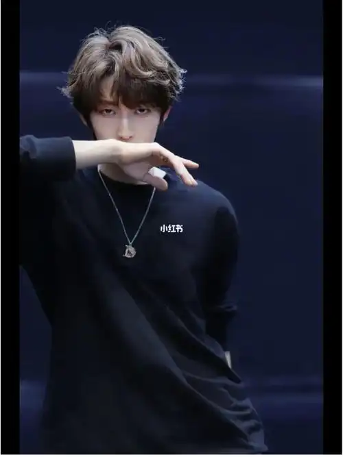 但其实真正了解他的时候还是在王牌对王牌上面认识的,因为我是王牌的