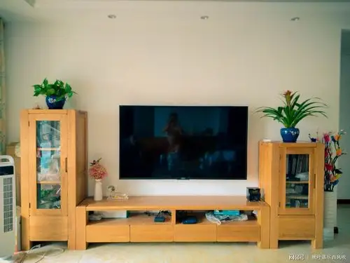 一个普通家庭的电视墙十年变迁