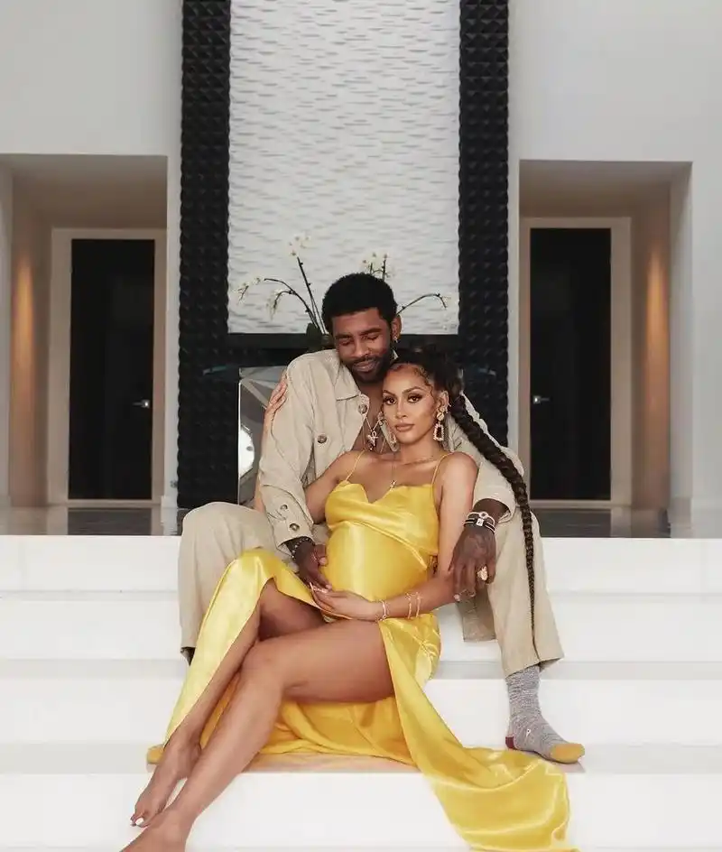 nba达拉斯独行侠队,曾经的三巨头之一的欧文与妻子的