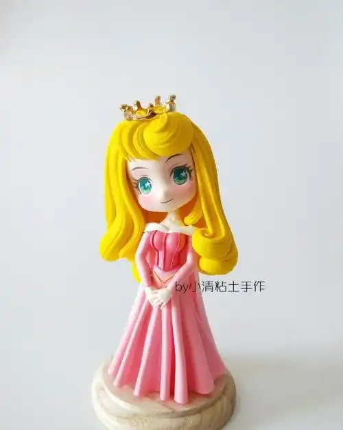 成品的睡美人小公主~~~第2步:这是身体部分的捏法教学~~~第3步:人偶的