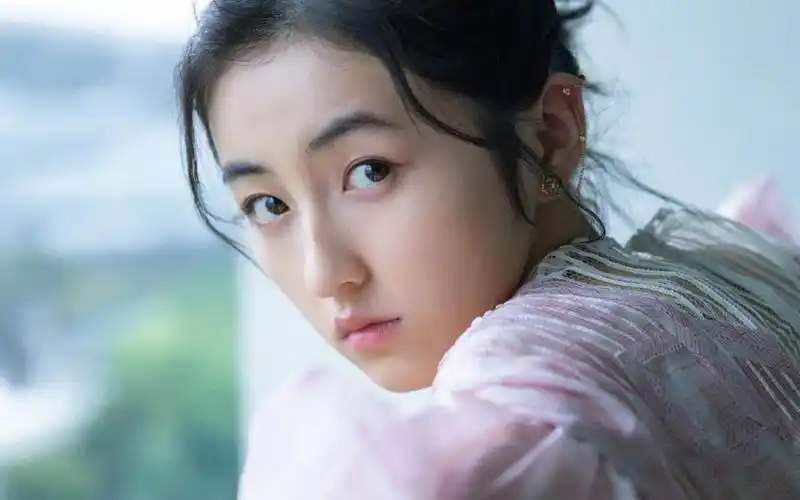 张子枫粉嫩甜美高清桌面壁纸