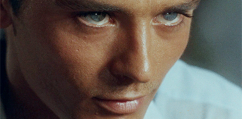 国外 男人 眼神 深情