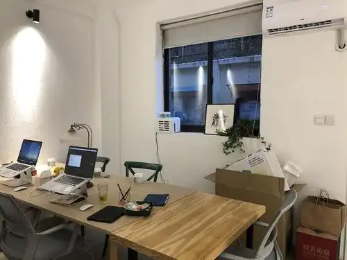 五原路设计工作室【1个工位出租】
