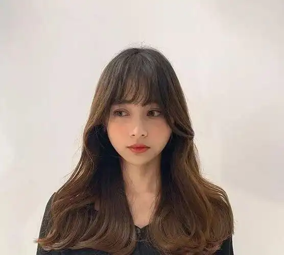 中长发直发发型,中长发的人适合剪什么样的发型女图11