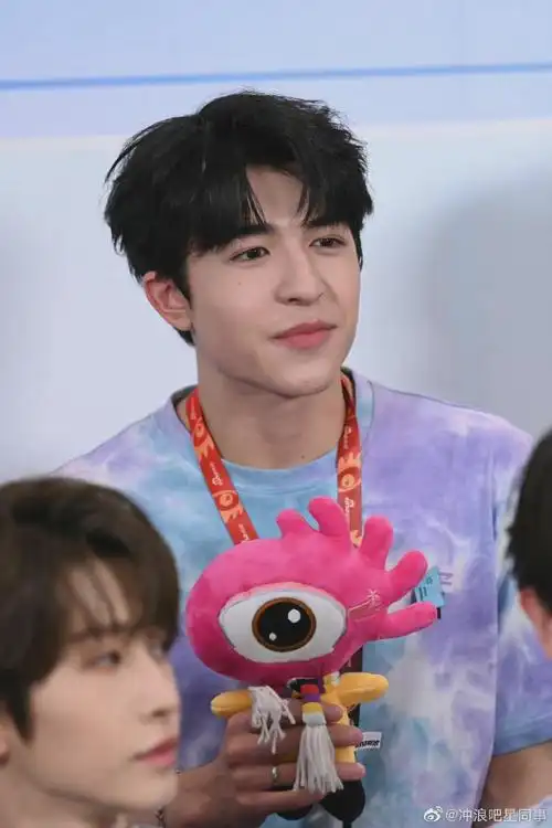 into1新浪娱乐高清怼脸生图9615刘宇,赞多,高卿