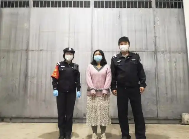 经查,违法嫌疑人张某(女,43岁,天津人)在全国新型冠状病毒蔓延期间