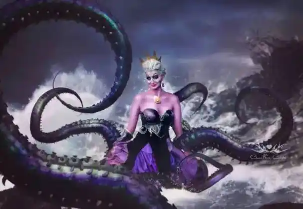 《小美人鱼》中,夺走人鱼公主声音的邪恶海巫婆.