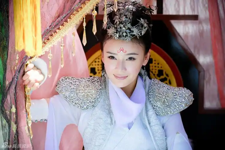 组图:《笑傲江湖》袁姗姗版任盈盈今晚登场_高清图集_新浪网