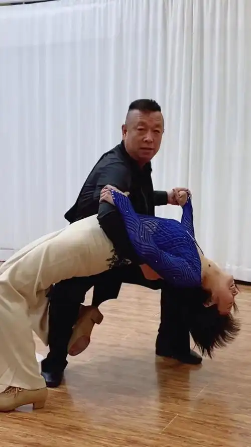 国标舞 #舞蹈练习室 #舞蹈室跳舞 #男女双人舞