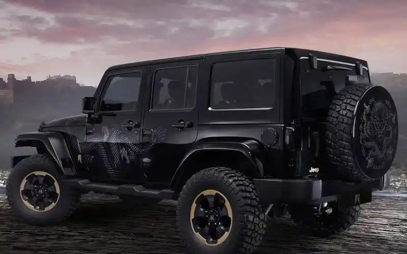 外观大致不变不但不是件坏事,反而能彰显原始的野性,奔驰g,牧马人是