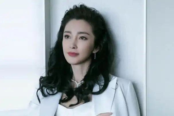 中国当红最标致的十张美人脸中国脸部最美10大女明星排行榜