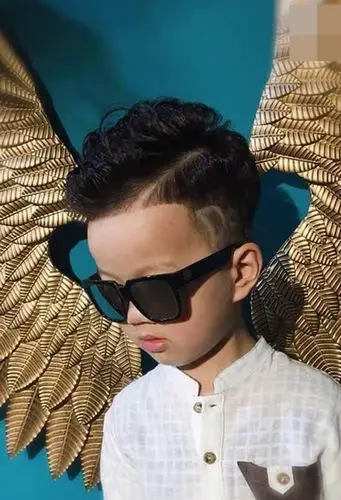 儿童适合剪出的短头发发型图小男孩剃个性帅气短发造型大全