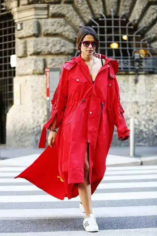 选对服装的颜色才能提升品味彩色的大衣了解一下时髦又洋气