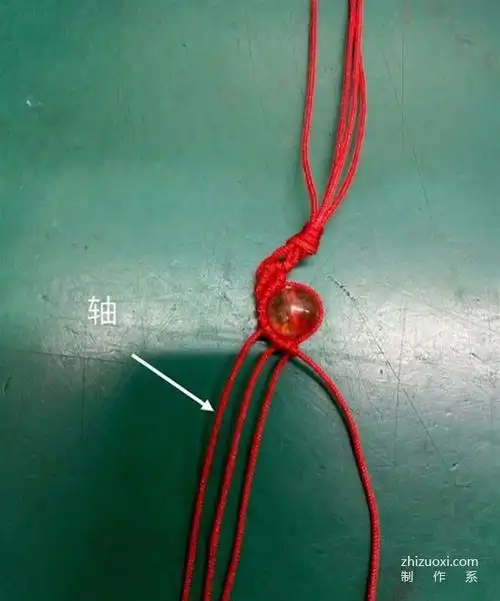 红绳手链的编法大全之简单红绳手链图片图解教程 _www.zhizuoxi.com