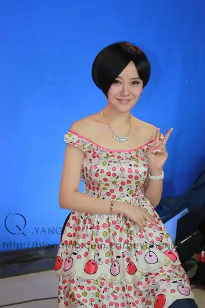 屈扬,著名女演员,业于中国人民解放军艺术学院戏剧系.