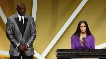 科比名人堂,瓦妮莎演讲:"你是最好的,永远爱你!