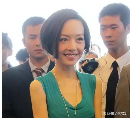 鲁豫两段婚姻孩子成遗憾如今年过半百终有新恋情了