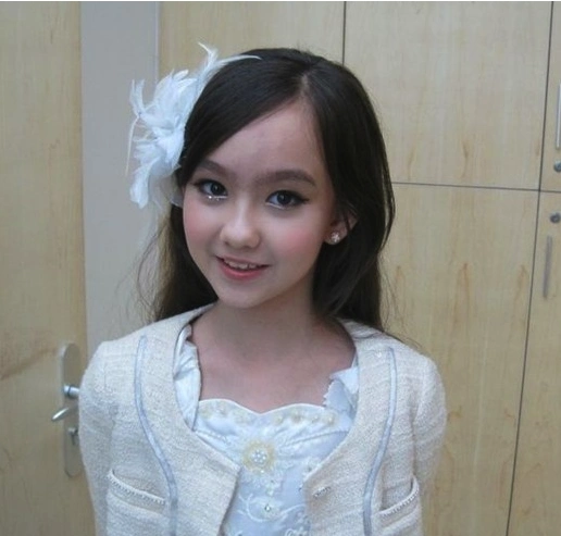 展开全部 中美混血香奈儿