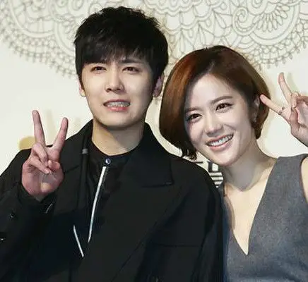 曜剧,尹尚浩执导,白英淑编剧,李洪基,杨真诚主演的16集韩国浪漫爱情片