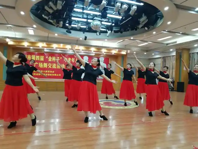 交流活动表演惊艳四座,-记2020第四届滁州中老年人广场舞交流活动