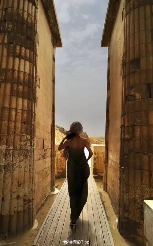 壁纸 街道 小巷 690_1105 竖版 竖屏 手机