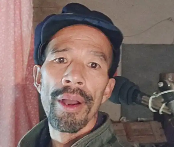 本亮大叔是哪里人这个农民歌手可不简单